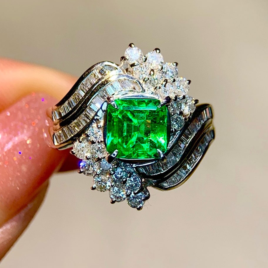 14k Gold 2.23 Ctw Vivid Green Natural Emerald & Diamond Ring: Ref:230992128 // gold content:14k gold // ring size:7. 25us // // main gemstone:emerald // shape:octagonal // carat weight:1. 20ct // color:vivid green // treatment:natural // // adjacent gemstone 2 :