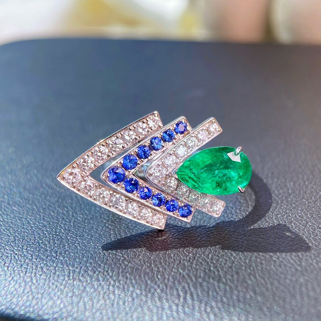 14k Gold 2.27 Ctw Vivid Green Natural Emerald & Diamond Ring - 2