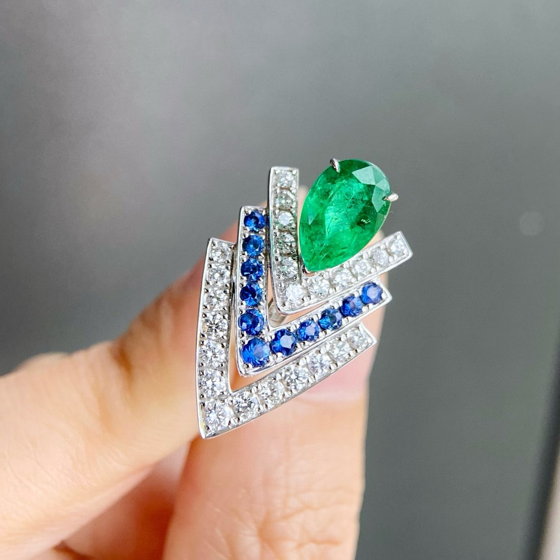 14k Gold 2.27 Ctw Vivid Green Natural Emerald & Diamond Ring - 3