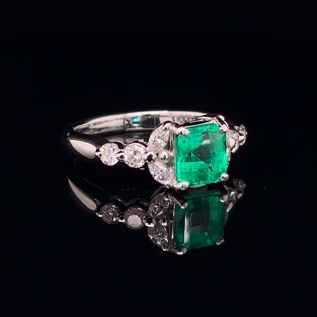 14k Gold 1.63 Ctw Vivid Green Natural Emerald & Diamond Ring - 2