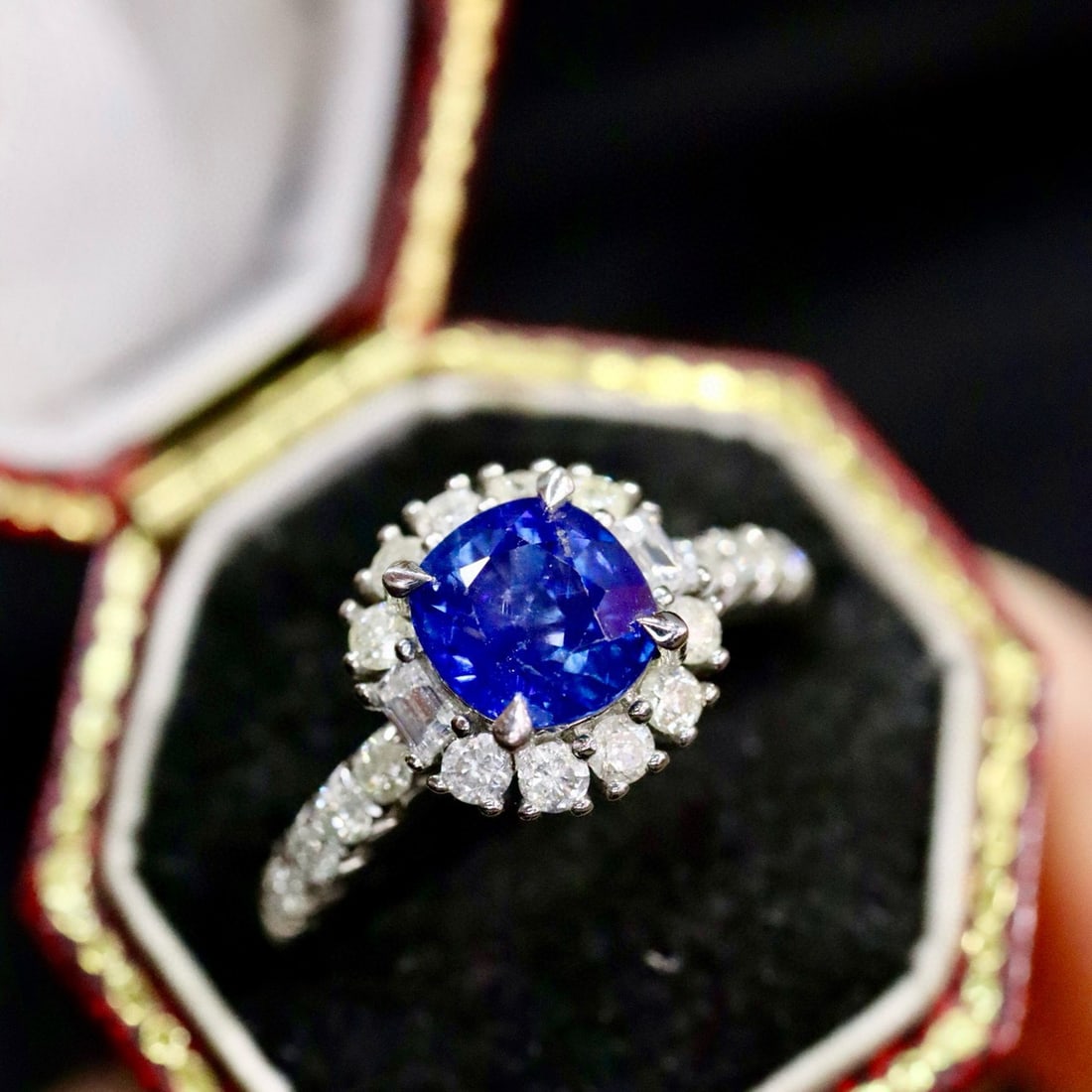 14k Gold 2.06 Ctw Natural Sapphire & Diamond Ring - 3