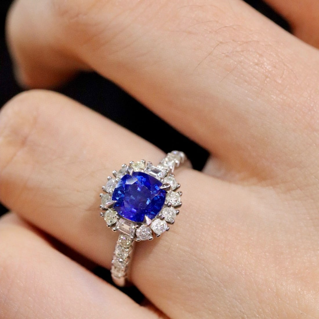 14k Gold 2.06 Ctw Natural Sapphire & Diamond Ring - 4