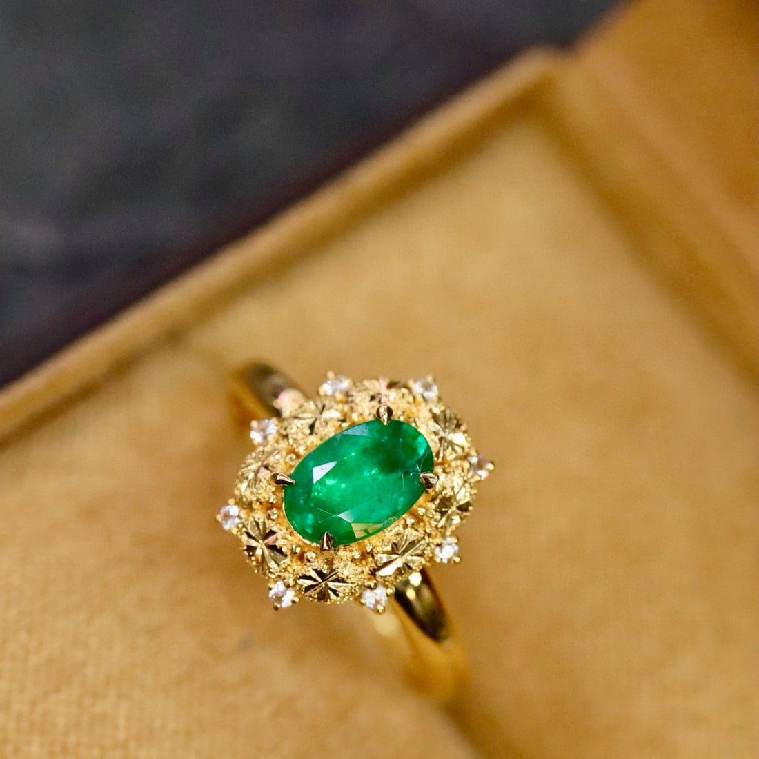 14k Gold 0.68 Ctw Vivid Green Natural Emerald & Diamond Ring: Ref:230992140 // gold content:14k gold // ring size:7. 25us // // main gemstone:emerald // shape:oval // carat weight:0. 61ct // color:vivid green // treatment:natural // // adjacent gemstone 2 : diam