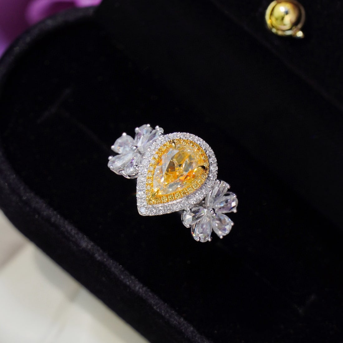 14k Gold 3.17 Ctw Natural Yellow Diamond & Diamond Ring: Ref:230992150 // gold content:14k gold // ring size:7. 25us // // main gemstone:yellow diamond // shape:pear // carat weight:2. 00ct // color:yellow // treatment:natural // // adjacent gemstone 2 :