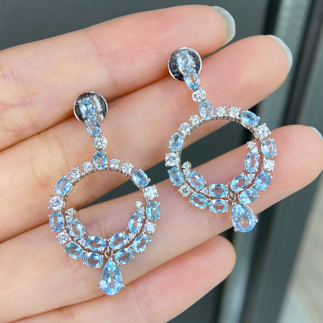 14k Gold 4.40 Ctw Natural Aquamarine & Diamond Earrings: Ref:230992151 // gold content:14k gold // main gemstone:aquamarine // shape:multiply // carat weight:3. 61ct // color:blue // treatment:natural // // adjacent gemstone 2 : diamond // shape:round //