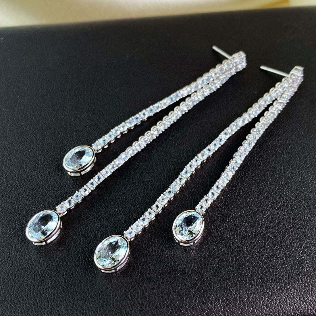 14k Gold 10.04 Ctw Natural Aquamarine & Topaz Earrings: Ref:230992153 // gold content:14k gold // main gemstone:aquamarine // shape:oval // carat weight:3. 80ct // color:blue // treatment:natural // // adjacent gemstone 2 : topaz // shape:round // carat