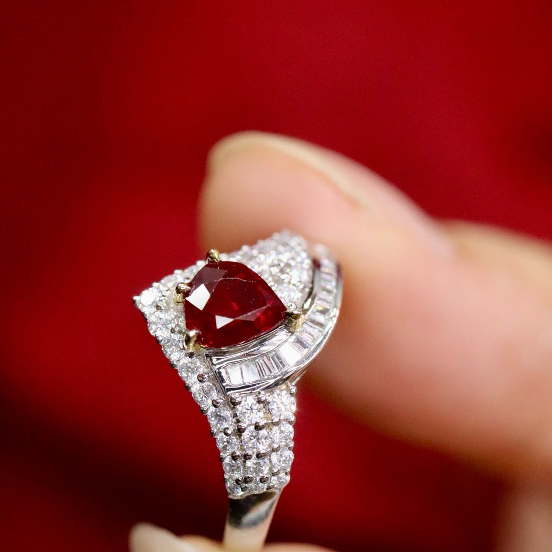 14k Gold 0.91 Ctw Natural Ruby & Diamond Ring - 2