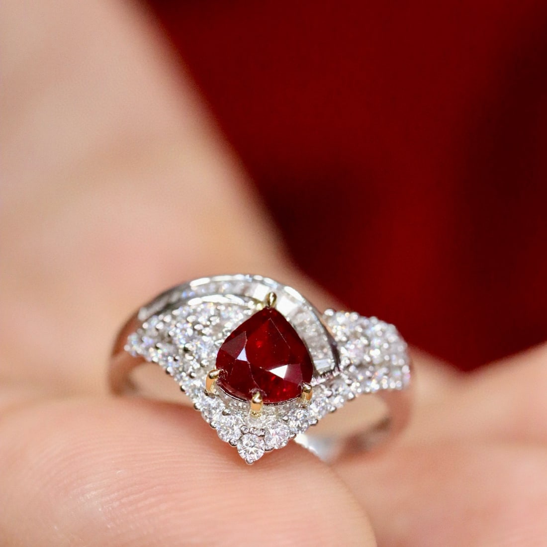 14k Gold 0.91 Ctw Natural Ruby & Diamond Ring - 3