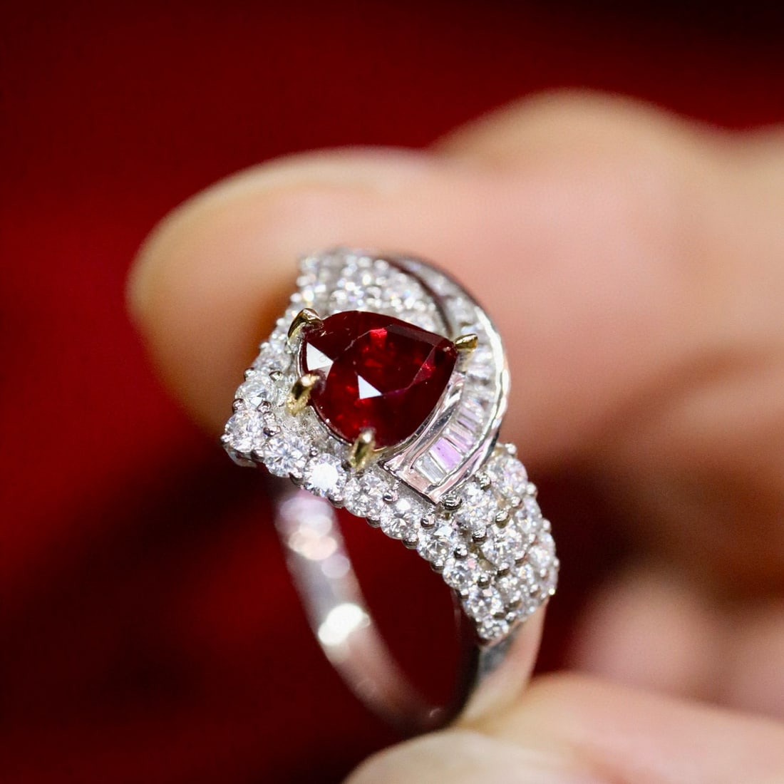 14k Gold 0.91 Ctw Natural Ruby & Diamond Ring - 4