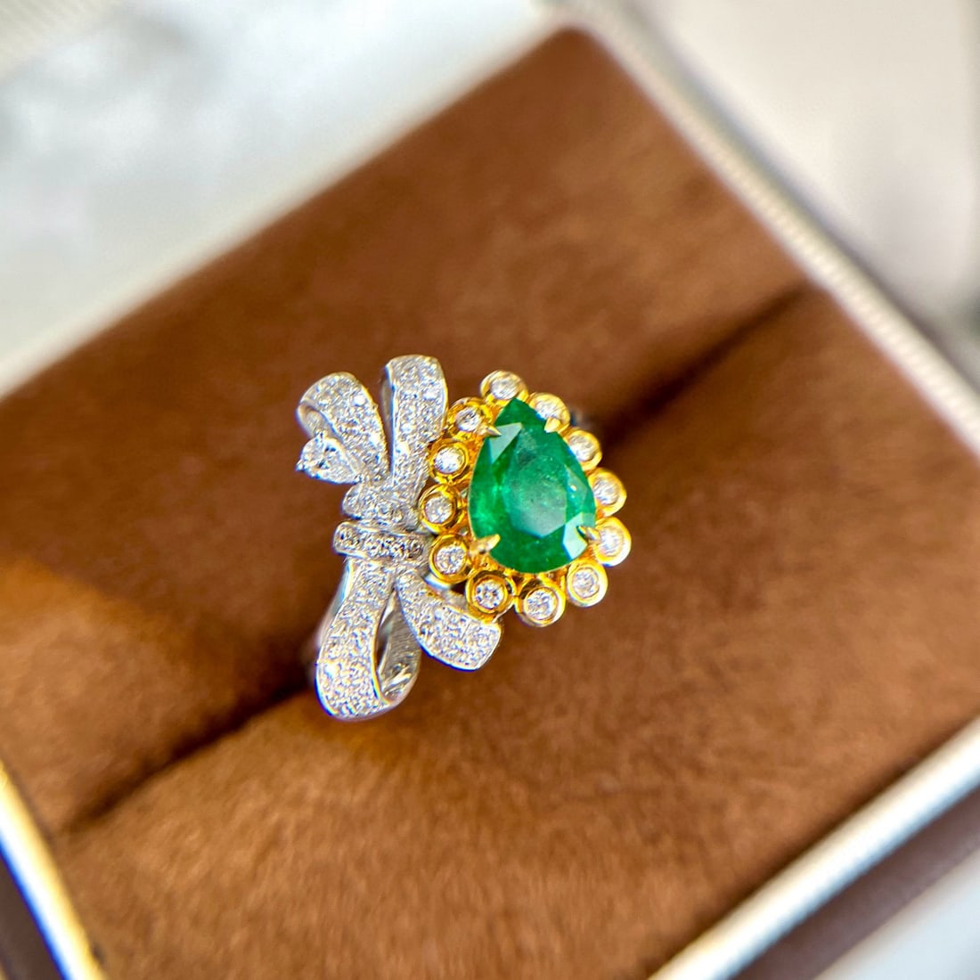 14k Gold 1.50 Ctw Vivid Green Natural Emerald & Diamond Ring - 3