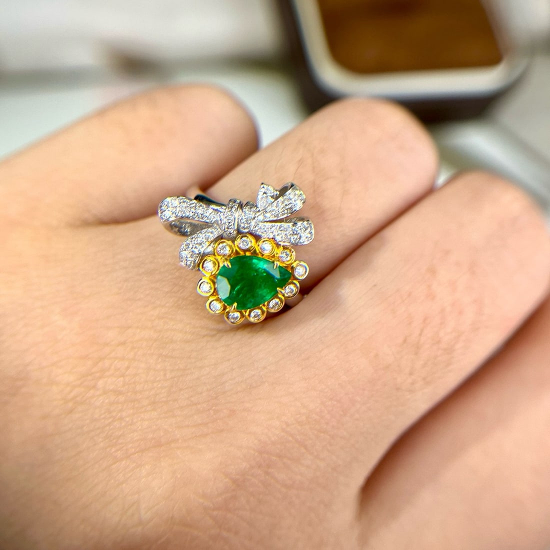 14k Gold 1.50 Ctw Vivid Green Natural Emerald & Diamond Ring - 4
