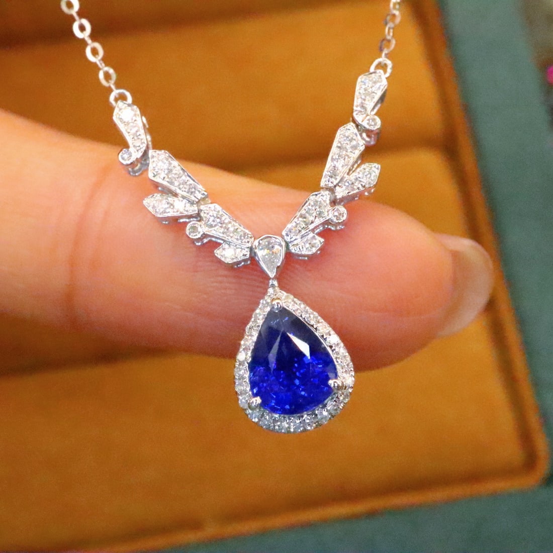 14k Gold 1.44 Ctw Natural Sapphire & Diamond Necklace: Ref:230992171 // gold content:14k gold // main gemstone:sapphire // shape:pear // carat weight:1. 18ct // color:royal blue // treatment:natural // // adjacent gemstone 2 : diamond // number of