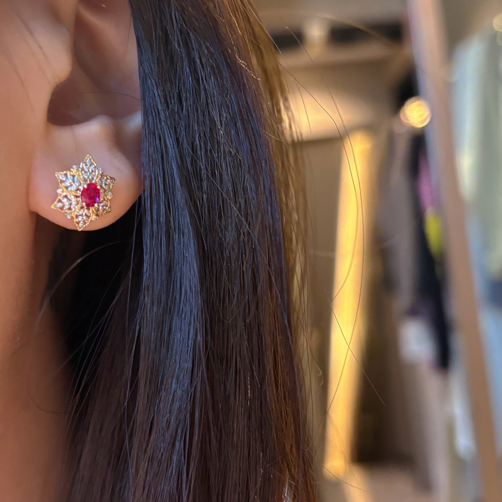 14k Gold 0.65 Ct Natural Ruby & Diamond Earrings: Ref:230992174 // gold content:14k gold // main gemstone:ruby // shape:oval // carat weight:0. 65ct // color:pigeonblood red // treatment:natural // // adjacent gemstone 2 : diamond // shape:round //