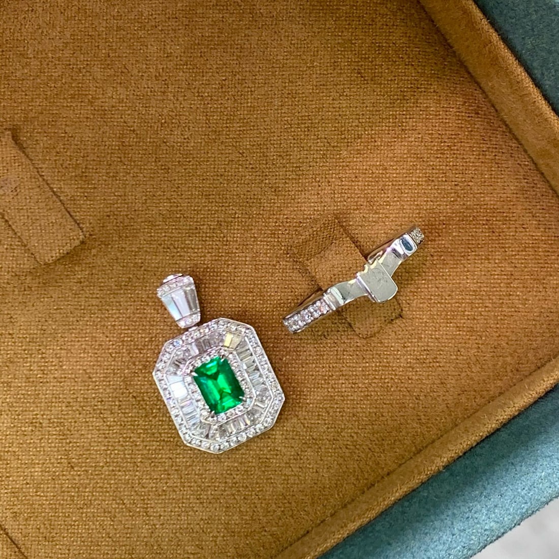 14k Gold 1.91 Ctw Vivid Green Natural Emerald & Diamond Ring/pendant( Without Chain ): Ref:230992177 // gold content:14k gold // ring size:7. 25us // // main gemstone:emerald // shape:octagonal // carat weight:0. 69ct // color:vivid green // treatment:natural // // adjacent gemstone 2