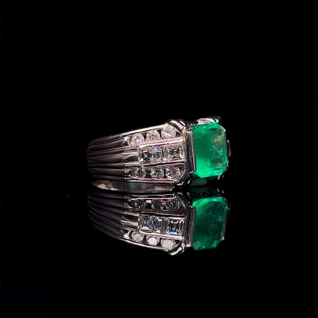 14k Gold 1.80 Ctw Vivid Green Natural Emerald & Diamond Ring - 2