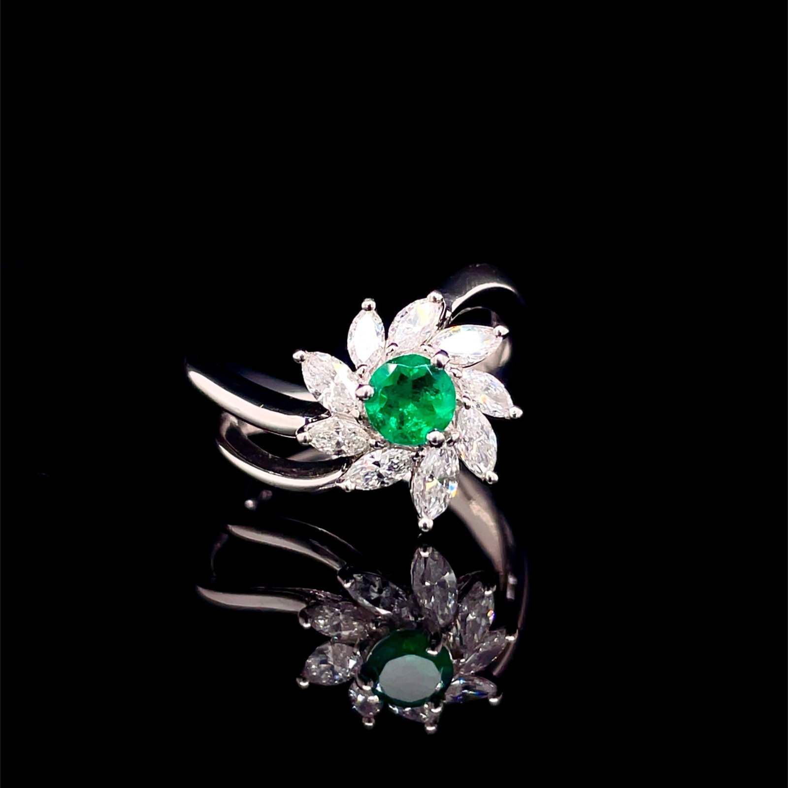 14k Gold 1.16 Ctw Vivid Green Natural Emerald & Diamond Ring: Ref:230992193 // gold content:14k gold // ring size:7. 25us // // main gemstone:emerald // shape:round // carat weight:0. 36ct // color:vivid green // treatment:natural // cut grade:g // // adjacent g