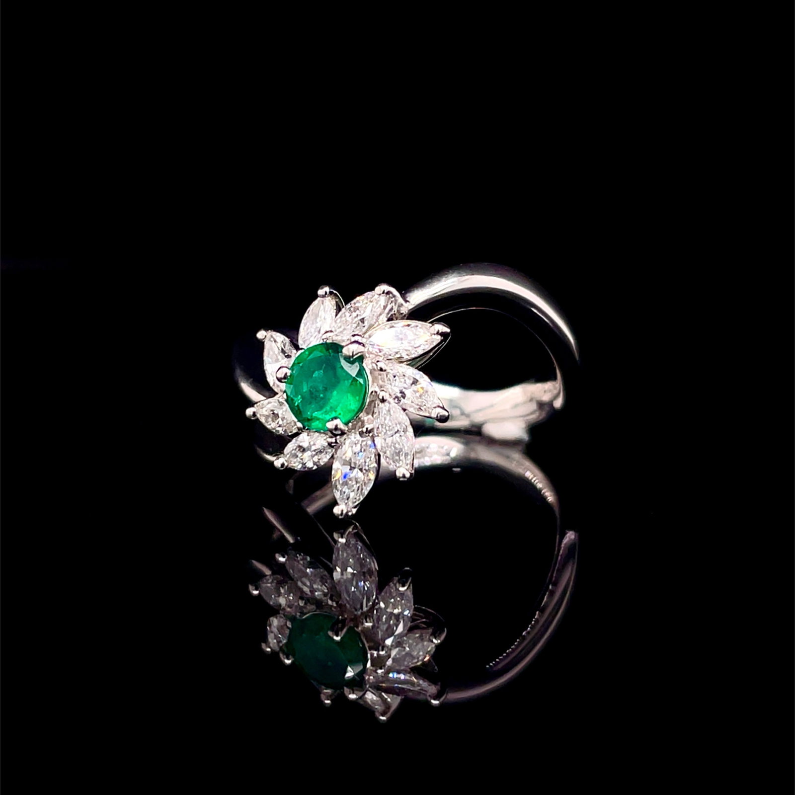 14k Gold 1.16 Ctw Vivid Green Natural Emerald & Diamond Ring - 3