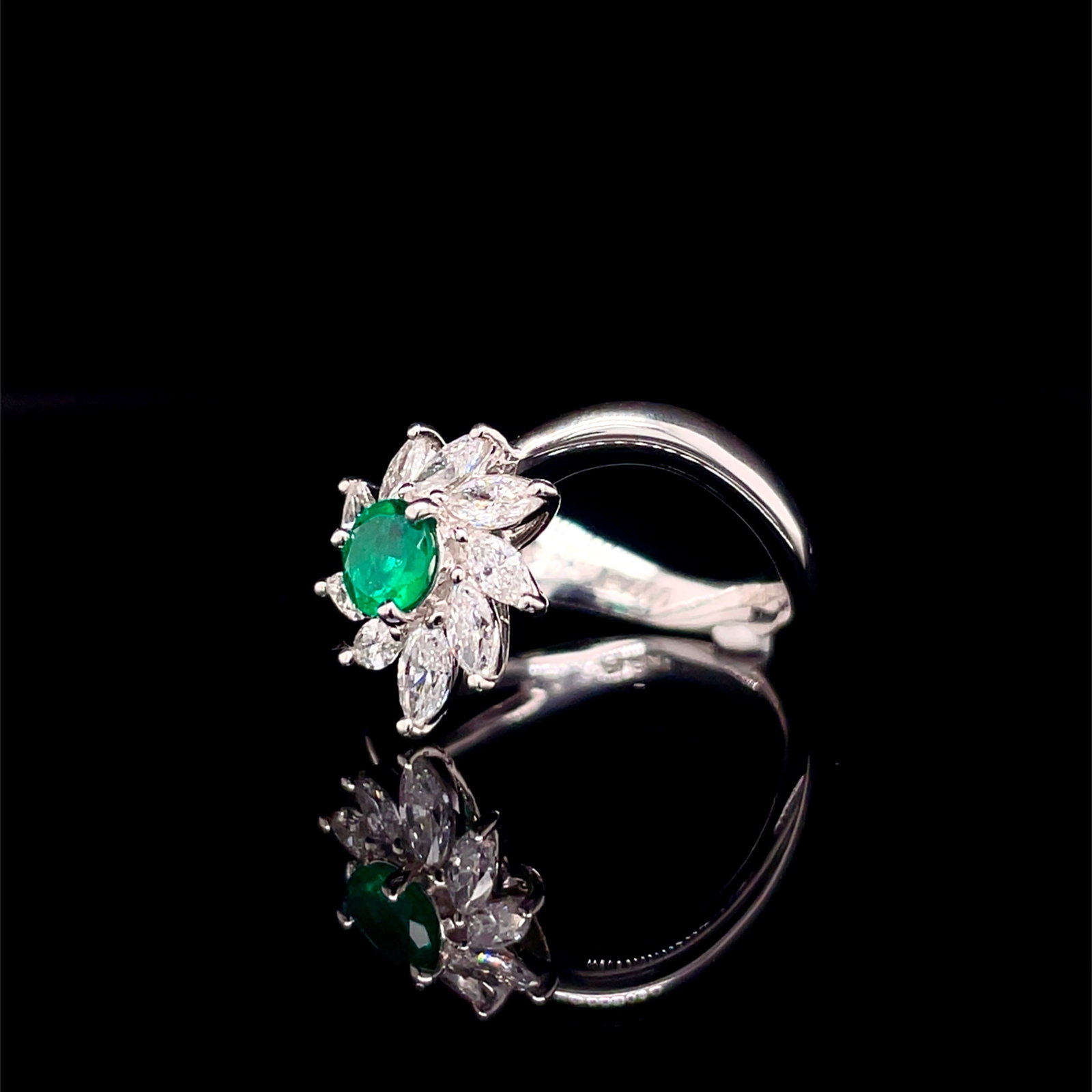 14k Gold 1.16 Ctw Vivid Green Natural Emerald & Diamond Ring - 4