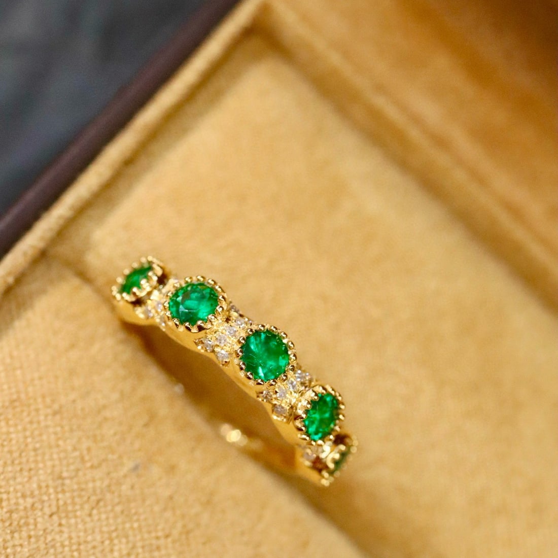 14k Gold 0.69 Ctw Vivid Green Natural Emerald & Diamond Ring - 3