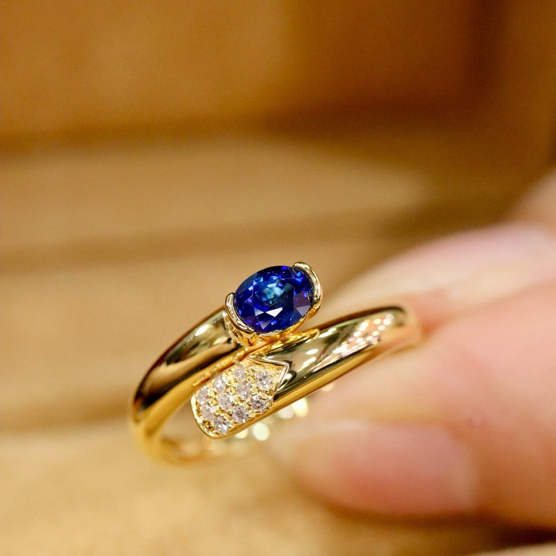 14k Gold 0.50 Ctw Natural Sapphire & Diamond Ring: Ref:230992212 // gold content:14k gold // ring size:7. 25us // // main gemstone:sapphire // shape:oval // carat weight:0. 45ct // color:blue // treatment:natural // // adjacent gemstone 2 : diamond