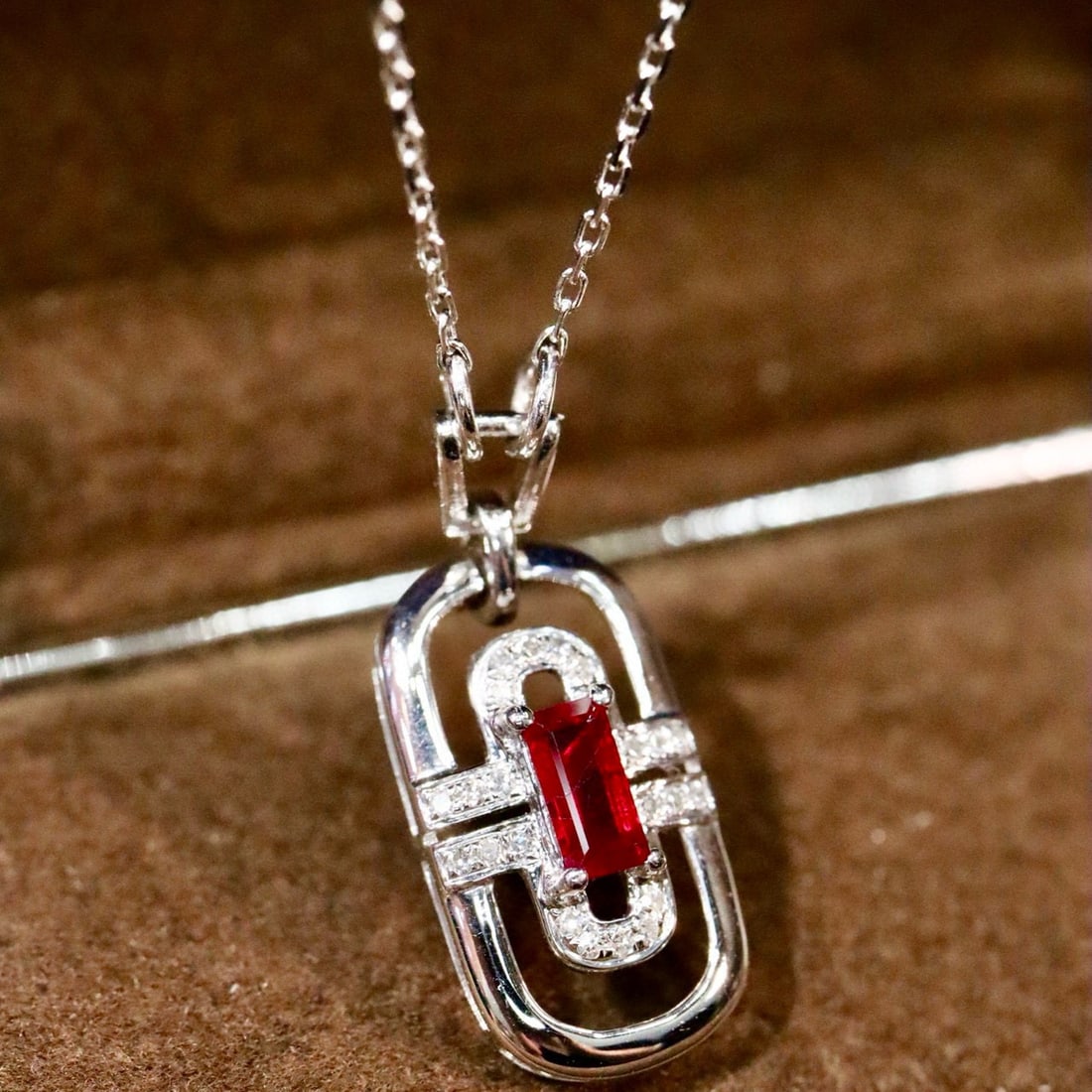 14k Gold 1.11 Ctw Natural Ruby & Diamond Necklace: Ref:230992215 // gold content:14k gold // main gemstone:ruby // shape:octagonal // carat weight:1. 05ct // color:pigeonblood red // treatment:natural // // adjacent gemstone 2 : diamond //