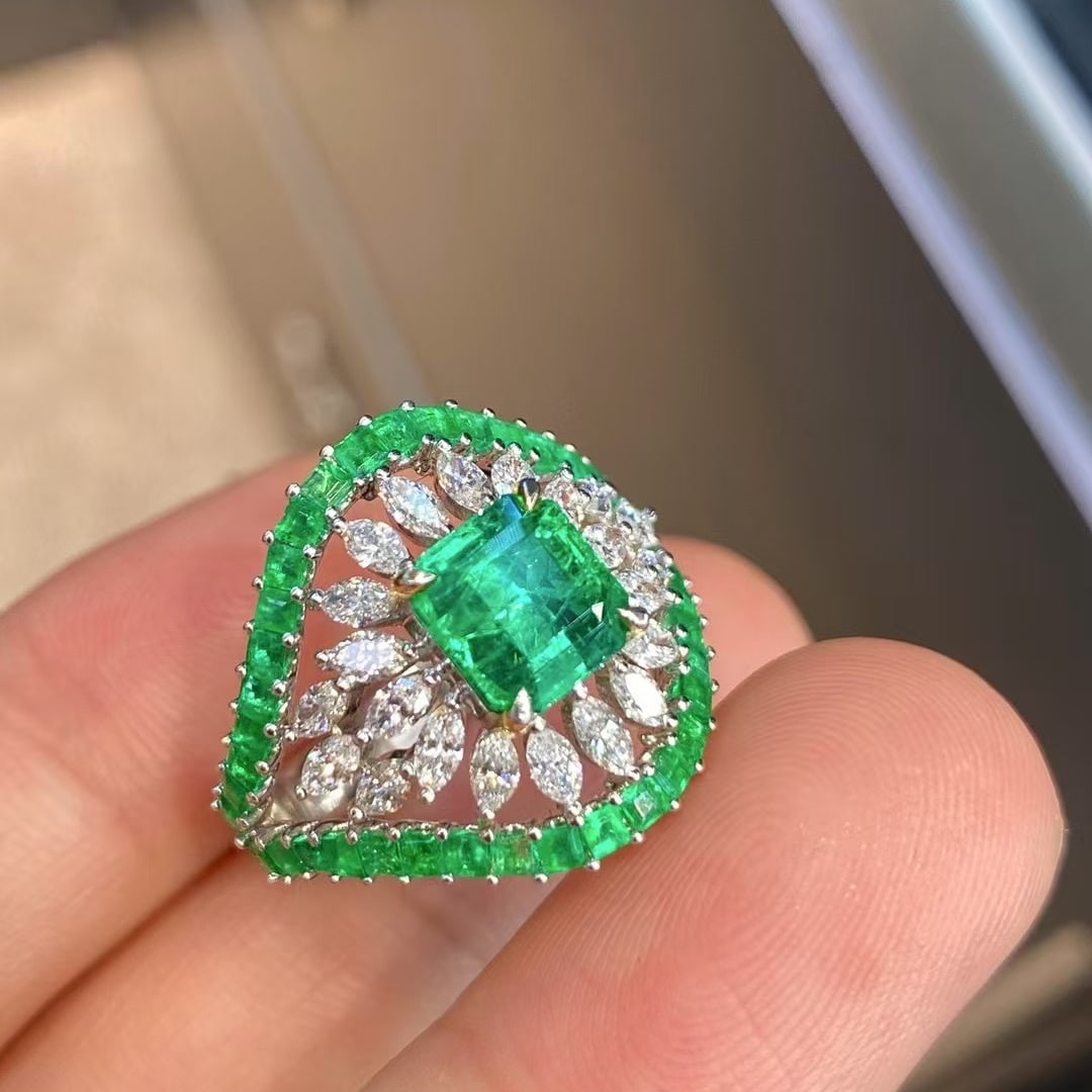 14k Gold 2.97 Ctw Vivid Green Natural Emerald & Emerald Ring: Ref:230992218 // gold content:14k gold // ring size:7. 25us // // main gemstone:emerald // shape:octagonal // carat weight:1. 75ct // color:vivid green // treatment:natural // // adjacent gemstone 2
