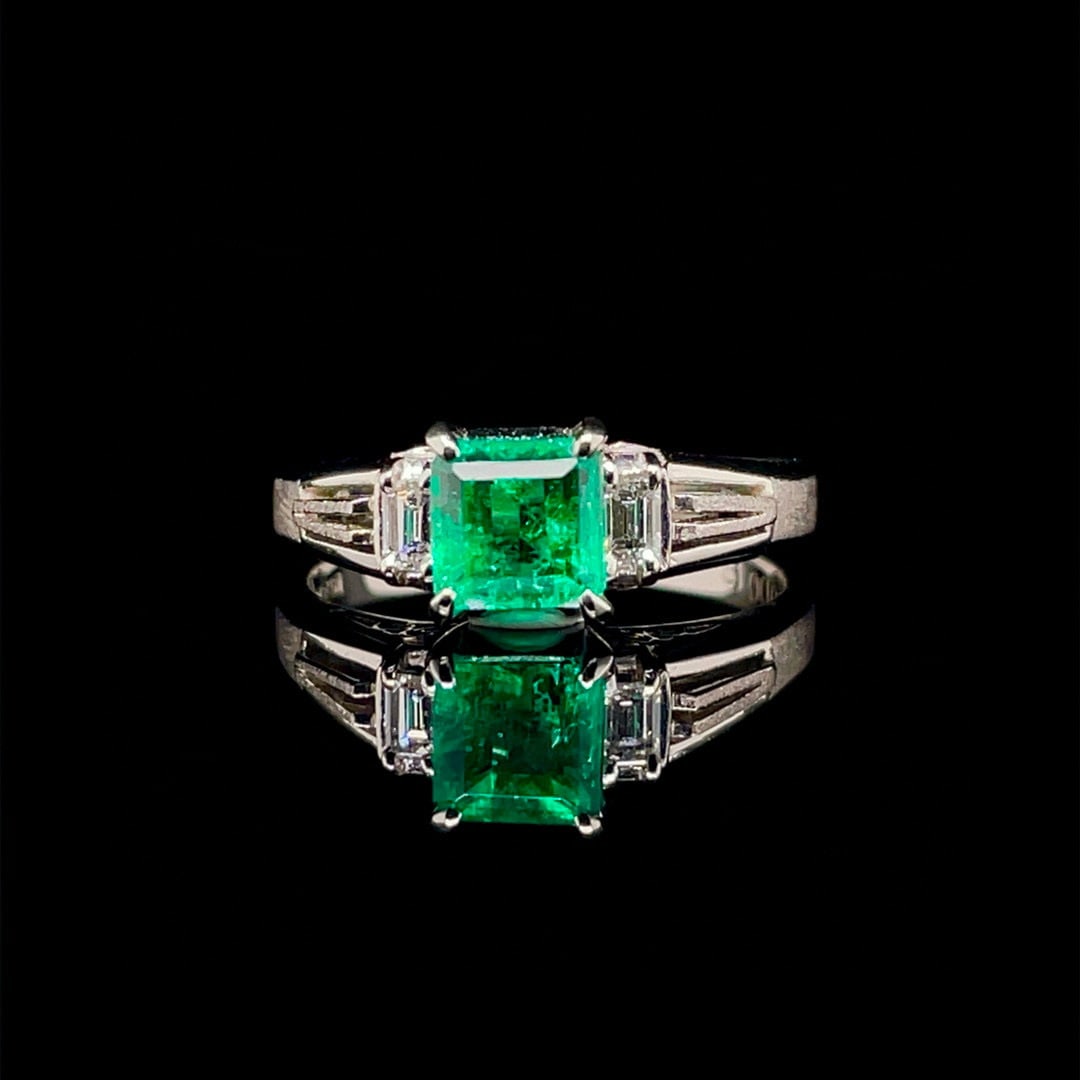 14k Gold 1.07 Ctw Vivid Green Natural Emerald & Diamond Ring: Ref:230992219 // gold content:14k gold // ring size:7. 25us // // main gemstone:emerald // shape:octagonal // carat weight:0. 89ct // color:vivid green // treatment:natural // // adjacent gemstone 2