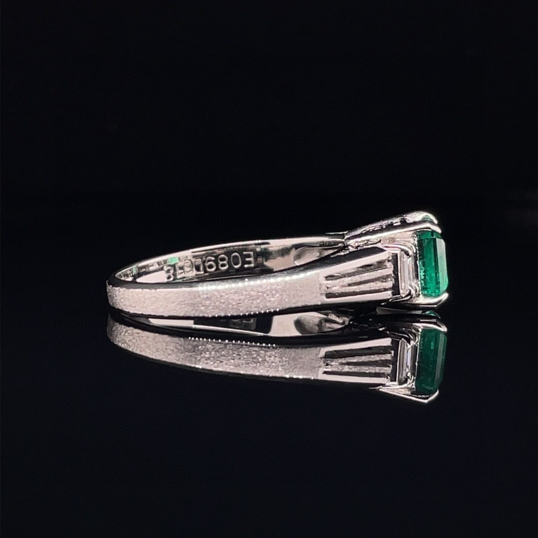 14k Gold 1.07 Ctw Vivid Green Natural Emerald & Diamond Ring - 2