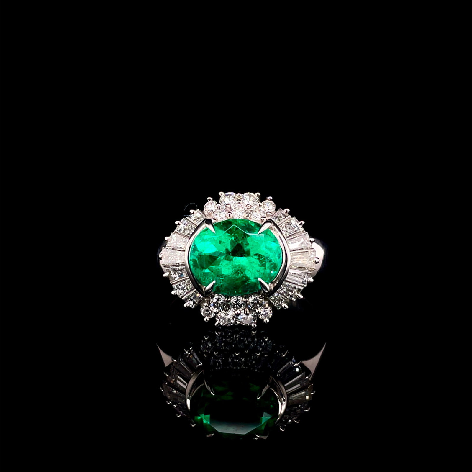 14k Gold 2.97 Ctw Vivid Green Natural Emerald & Diamond Ring: Ref:230992220 // gold content:14k gold // ring size:7. 25us // // main gemstone:emerald // shape:oval // carat weight:1. 97ct // color:vivid green // treatment:natural // // adjacent gemstone 2 : diam