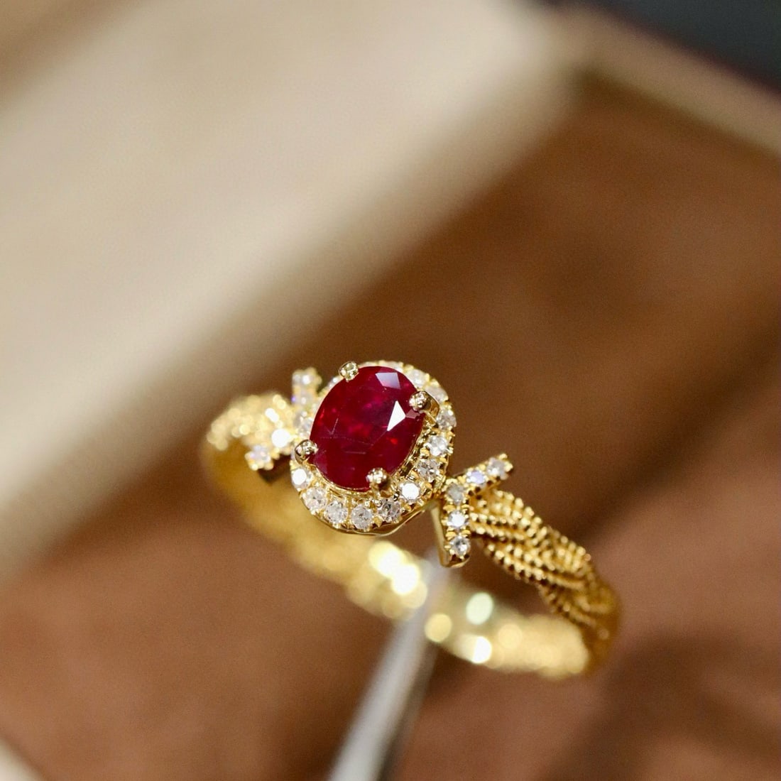 14k Gold 0.50 Ctw Natural Ruby & Diamond Ring: Ref:230992221 // gold content:14k gold // ring size:7. 25us // // main gemstone:ruby // shape:oval // carat weight:0. 40ct // color:red // treatment:natural // // adjacent gemstone 2 : diamond // shap