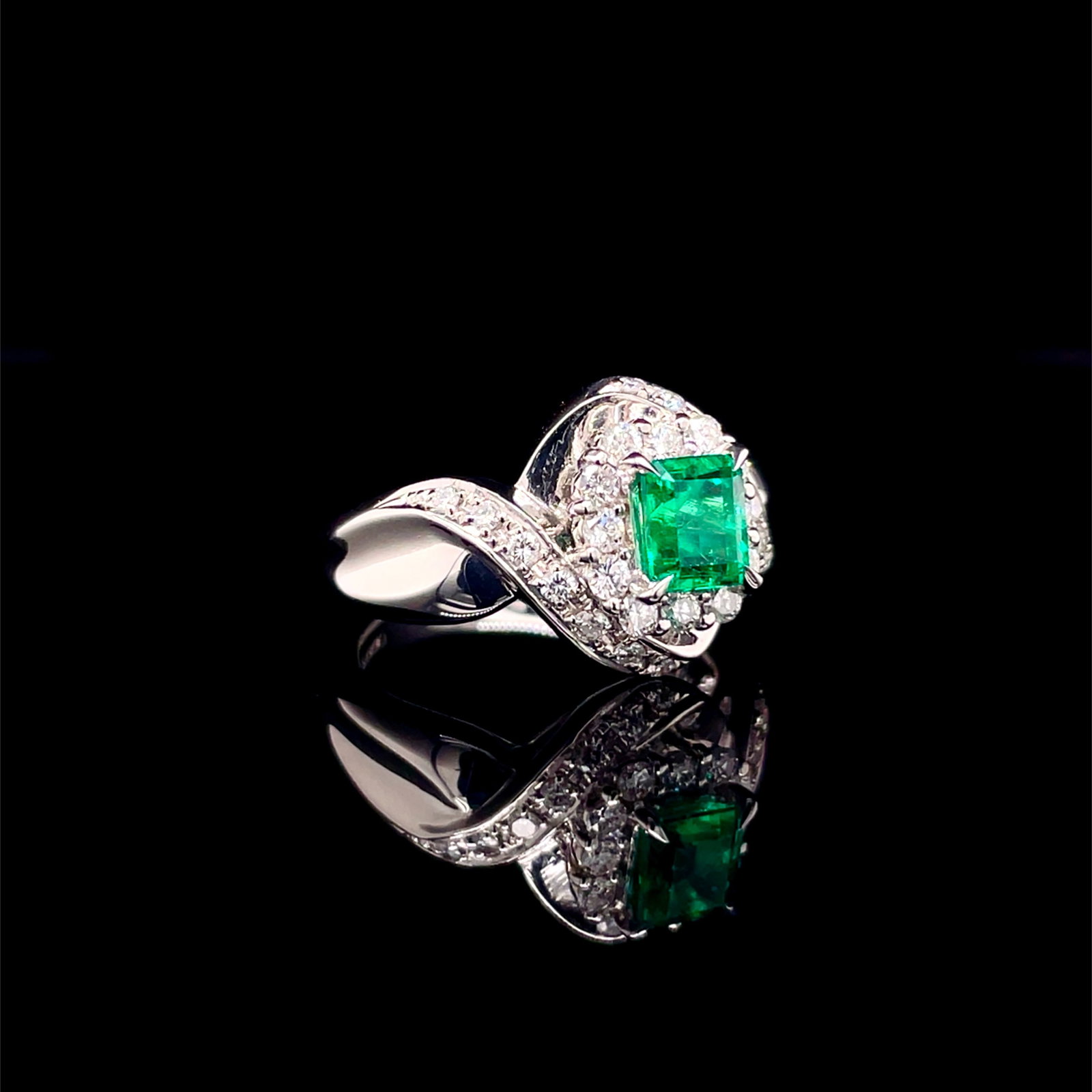 14k Gold 1.22 Ctw Vivid Green Natural Emerald & Diamond Ring - 2