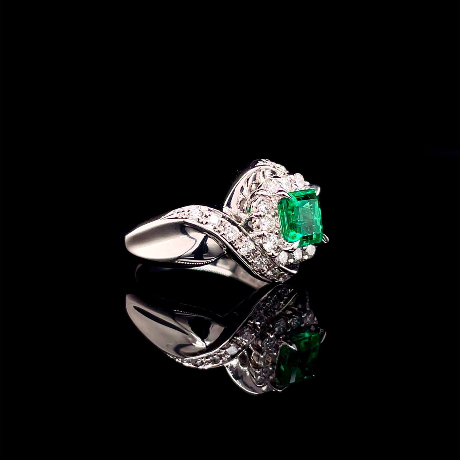 14k Gold 1.22 Ctw Vivid Green Natural Emerald & Diamond Ring - 3