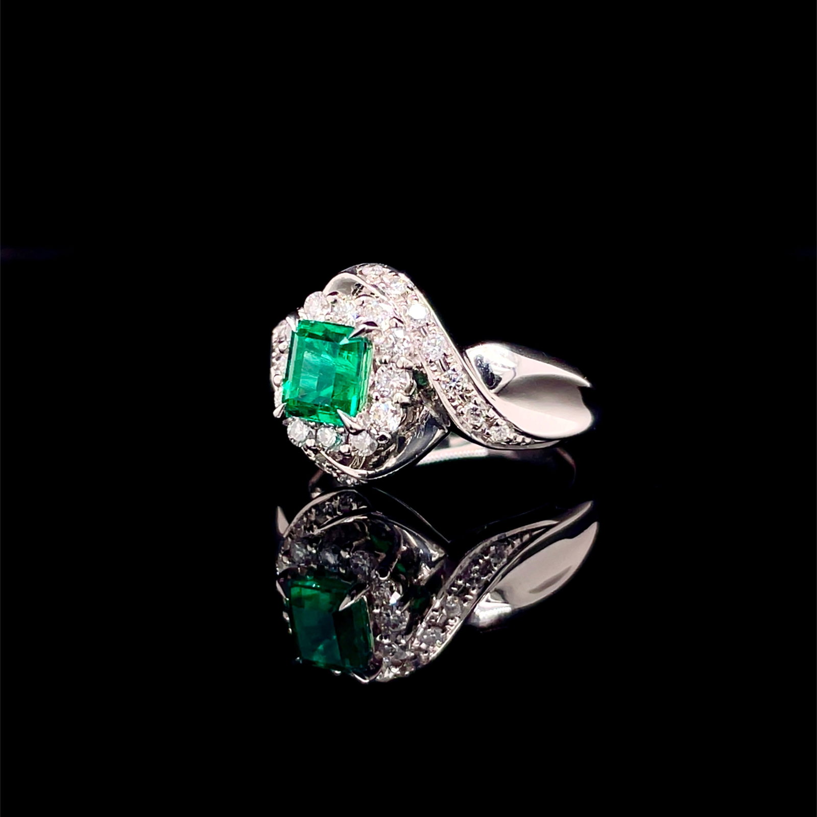 14k Gold 1.22 Ctw Vivid Green Natural Emerald & Diamond Ring - 4