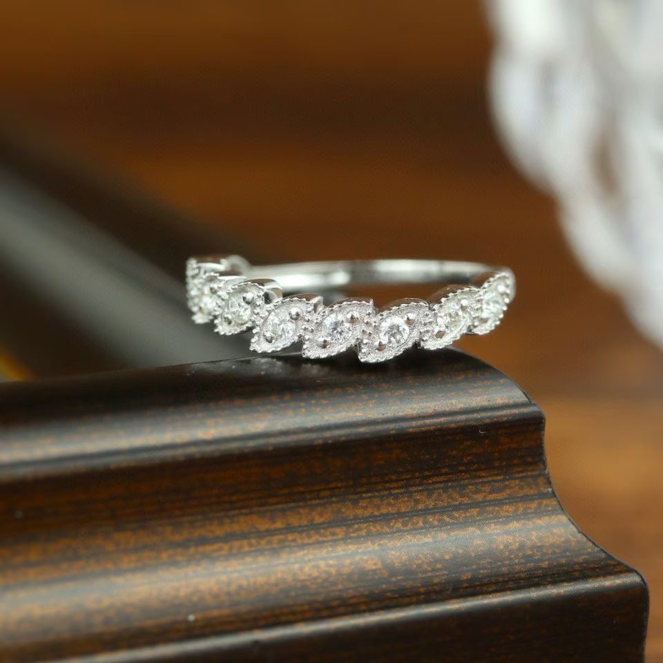 14k Gold 0.30 Ct Natural H Diamond Ring: Ref:230992253 // gold content:14k gold // ring size:7. 25us // // main gemstone:diamond // shape:round // carat weight:0. 30ct // clarity grade:vs-si // color:h // treatment:natural // cut grade:g // 