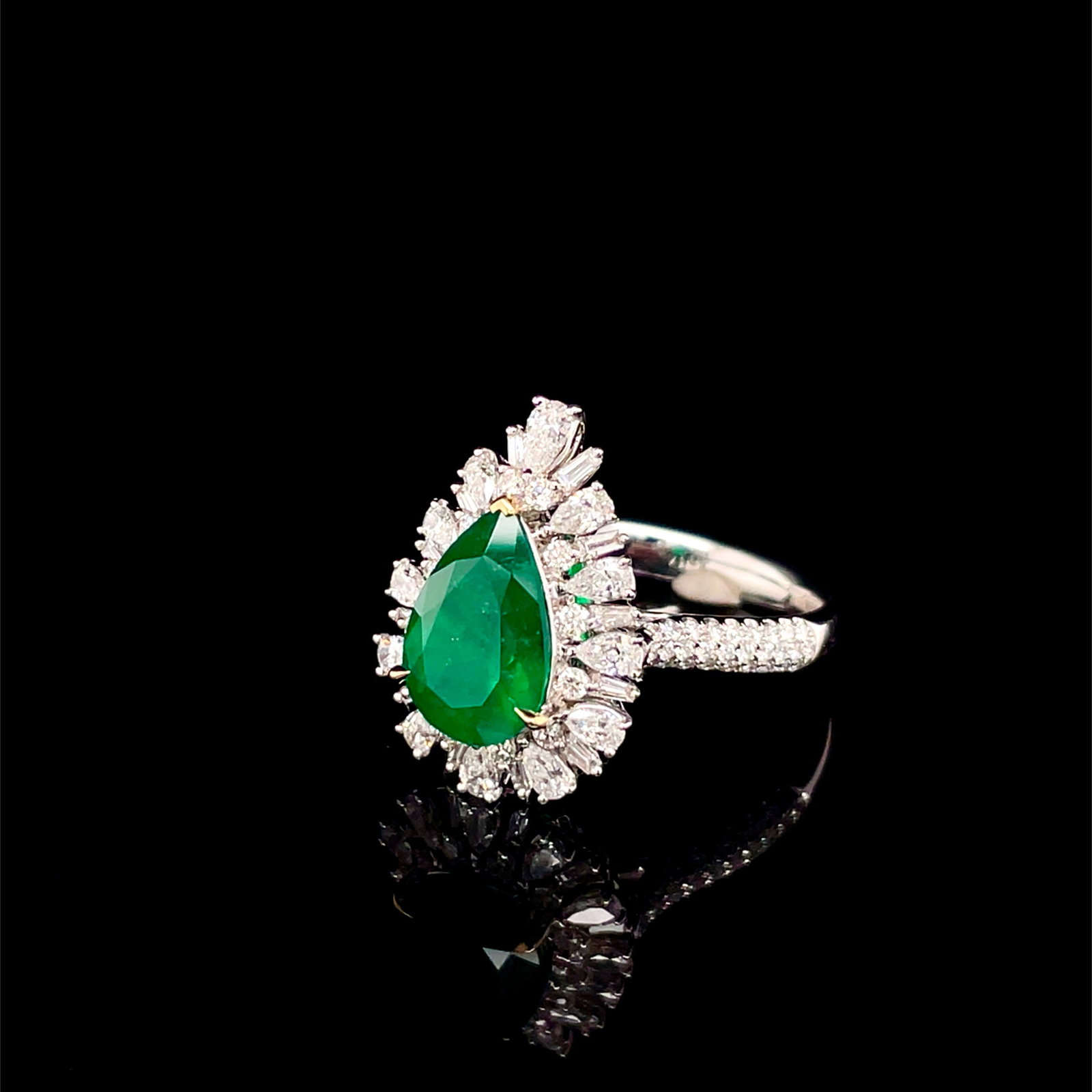 14k Gold 3.08 Ctw Vivid Green Natural Emerald & Diamond Ring - 3