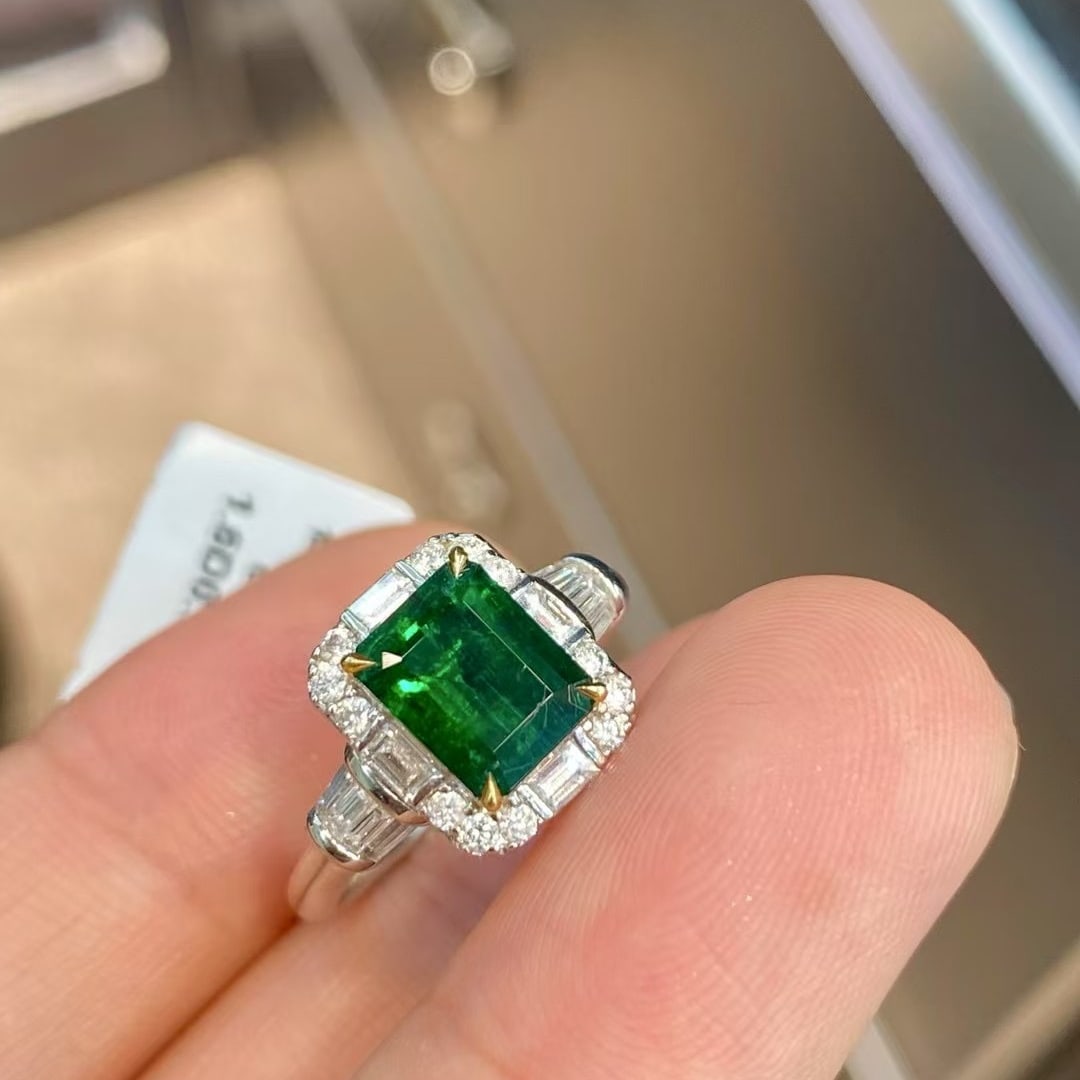 14k Gold 2.21 Ctw Vivid Green Natural Emerald & Diamond Ring - 3