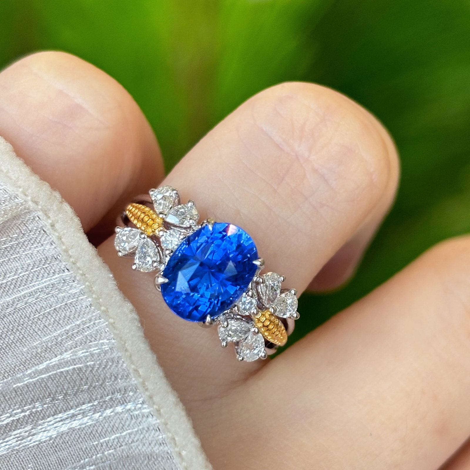 14k Gold 3.08 Ct Natural Sapphire & Diamond Ring - 2