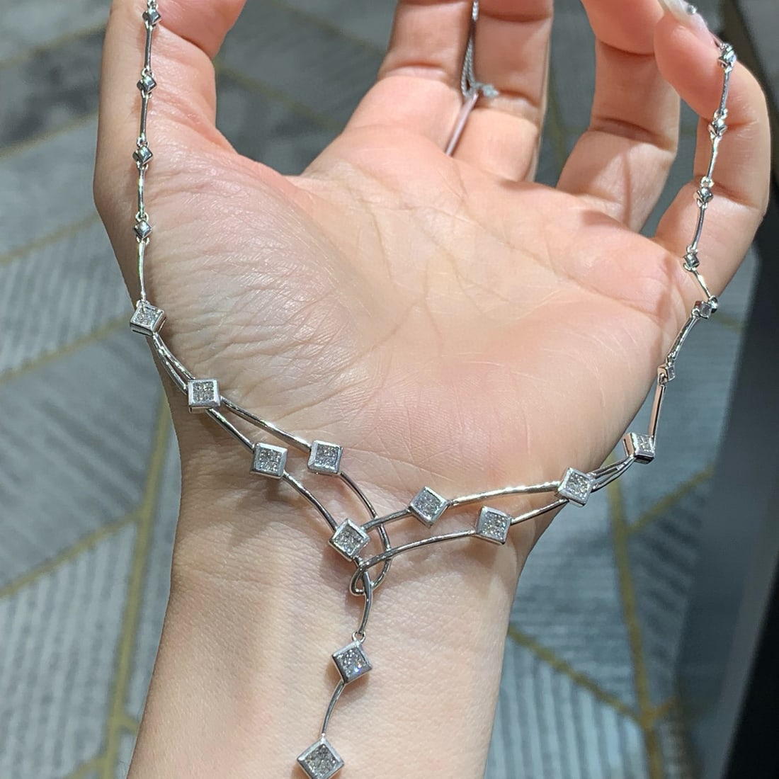 14k Gold 1.23 Ct Natural H Diamond Necklace: Ref:230992279 // gold content:14k gold // main gemstone:diamond // shape:princess // carat weight:1. 23ct // clarity grade:vs-si // color:h // treatment:natural // Condition: New Low Estimate: