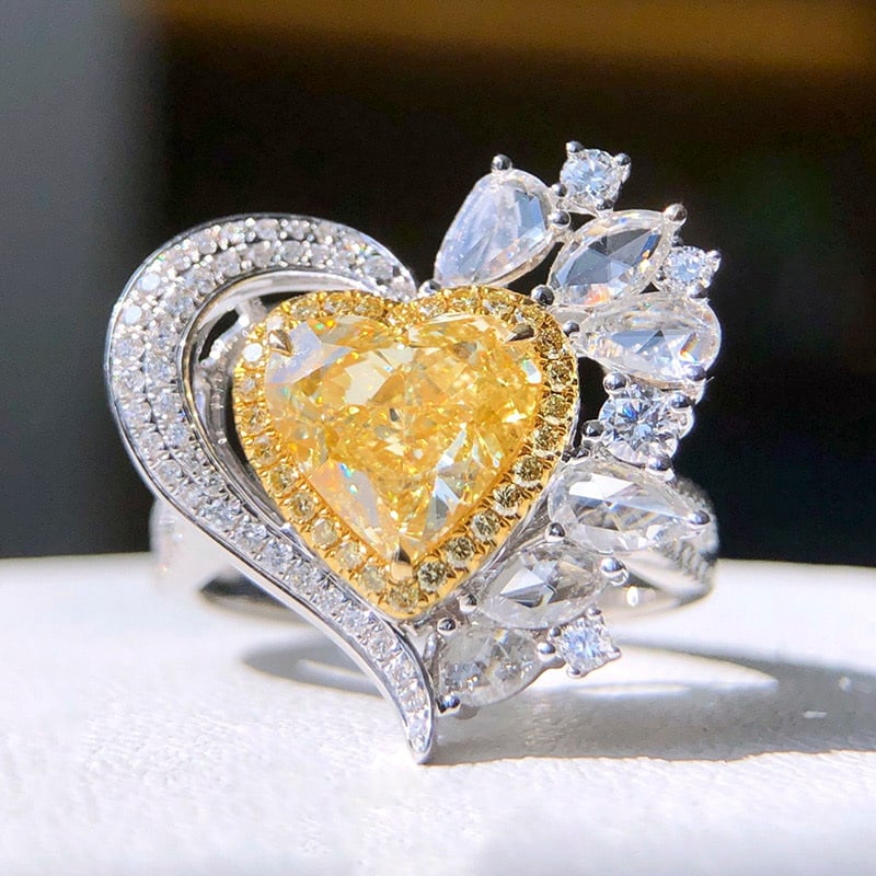Gia Certified 14k Gold 2.01 Ct Natural Yellow Diamond & Diamond Ring/pendant( Without Chain ): Ref:230992286 // gold content:14k gold // ring size:7. 25us // // main gemstone:yellow diamond // certified:gia // shape:heart // carat weight:2. 01ct // clarity grade:si2 // color:yellow //