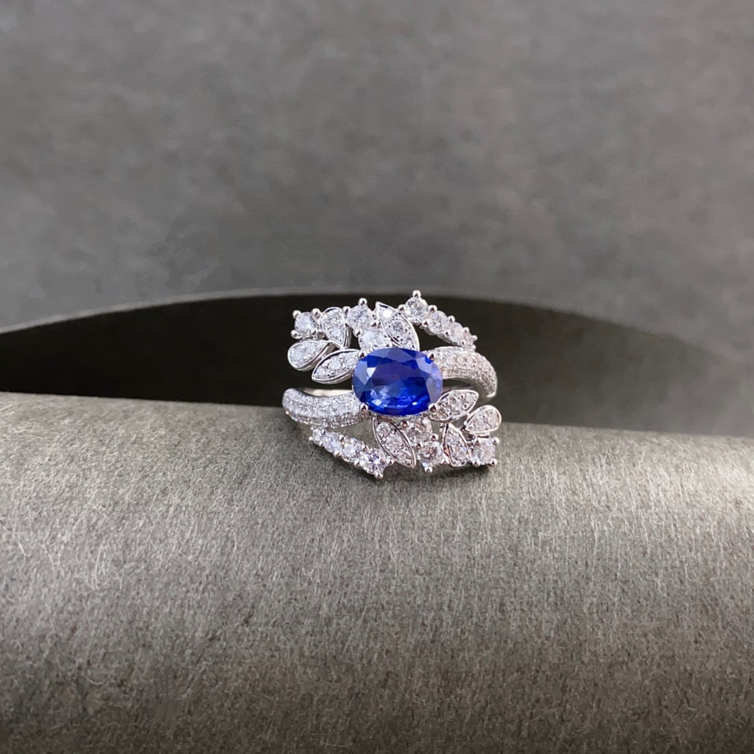 14k Gold 2.75 Ctw Natural Sapphire & Diamond Ring - 4