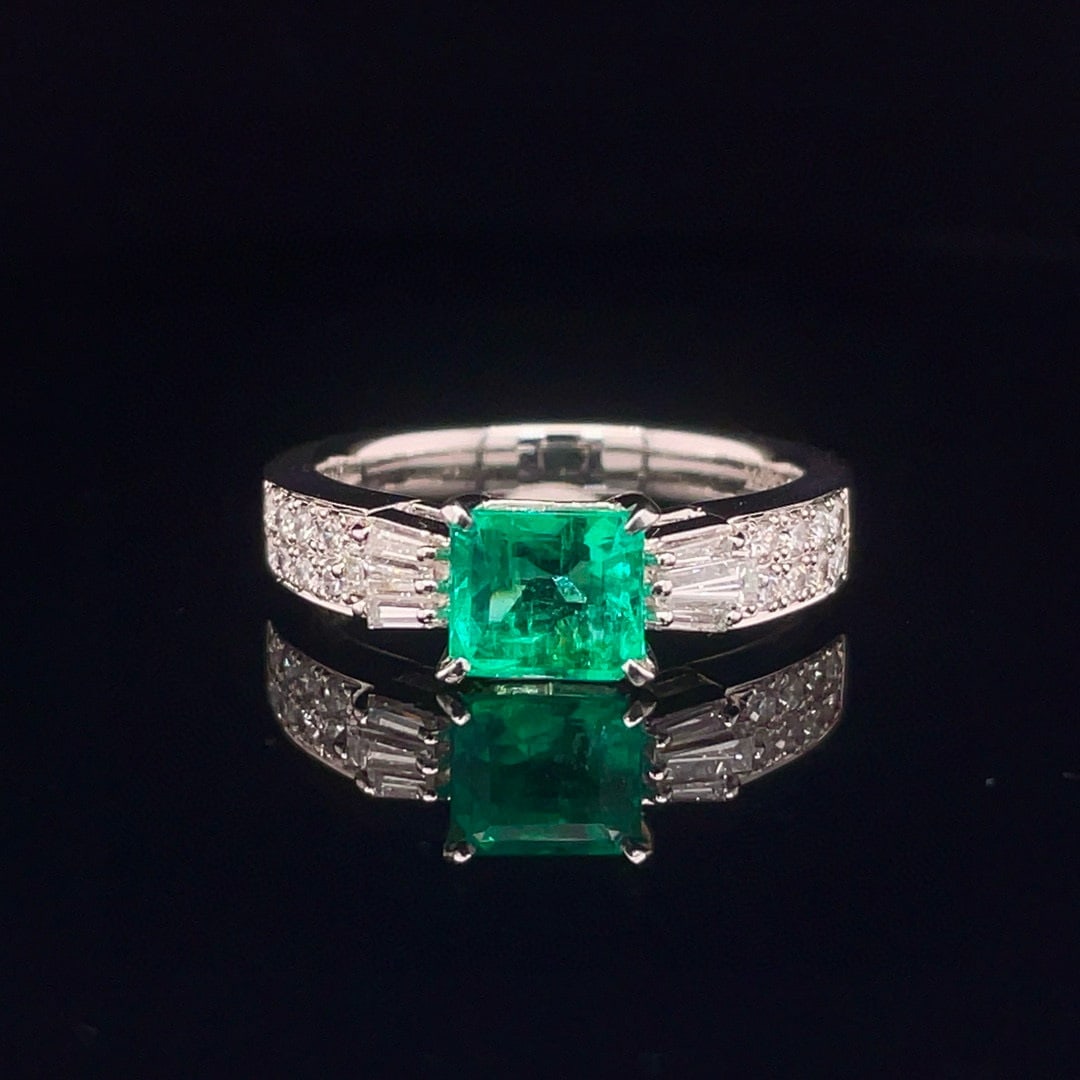 14k Gold 1.65 Ctw Vivid Green Natural Emerald & Diamond Ring: Ref:230992291 // gold content:14k gold // ring size:7. 25us // // main gemstone:emerald // shape:octagonal // carat weight:1. 2ct // color:vivid green // treatment:natural // // adjacent gemstone 2 : 