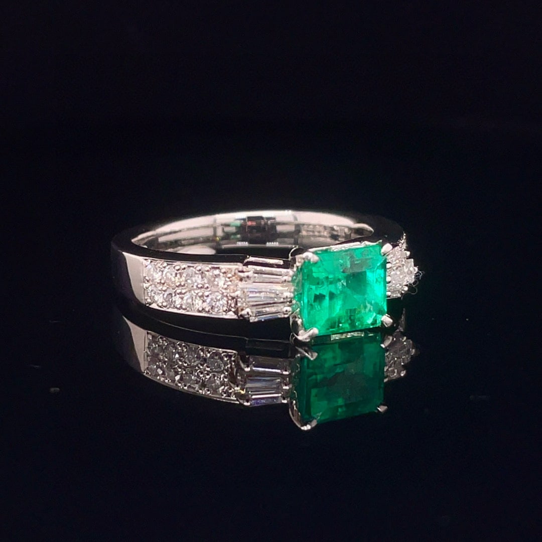 14k Gold 1.65 Ctw Vivid Green Natural Emerald & Diamond Ring - 2