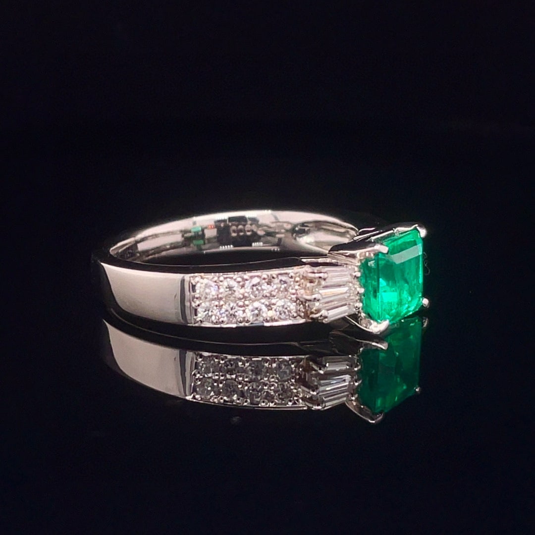 14k Gold 1.65 Ctw Vivid Green Natural Emerald & Diamond Ring - 3