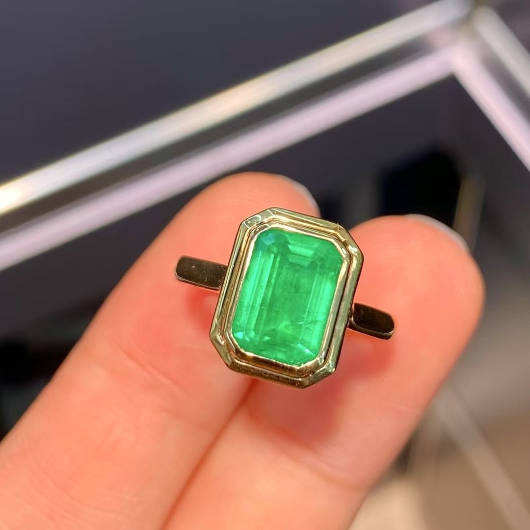14k Gold 3.03 Ct Natural Emerald Ring: Ref:230992293 // gold content:14k gold // ring size:7. 25us // // main gemstone:emerald // shape:octagonal // carat weight:3. 03ct // color:green // treatment:natural // Condition: New Low Estimate: