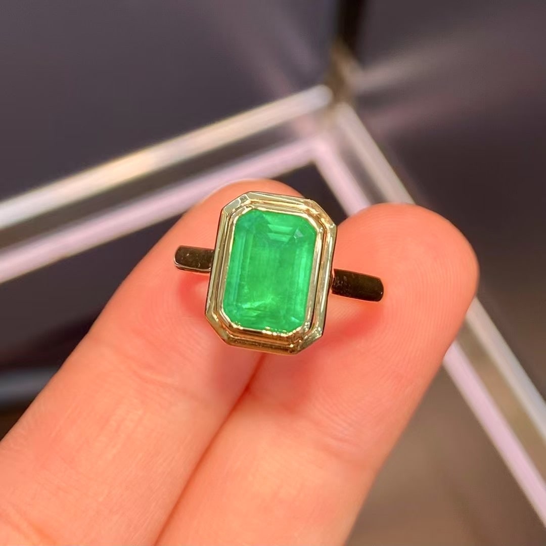 14k Gold 3.03 Ct Natural Emerald Ring - 2