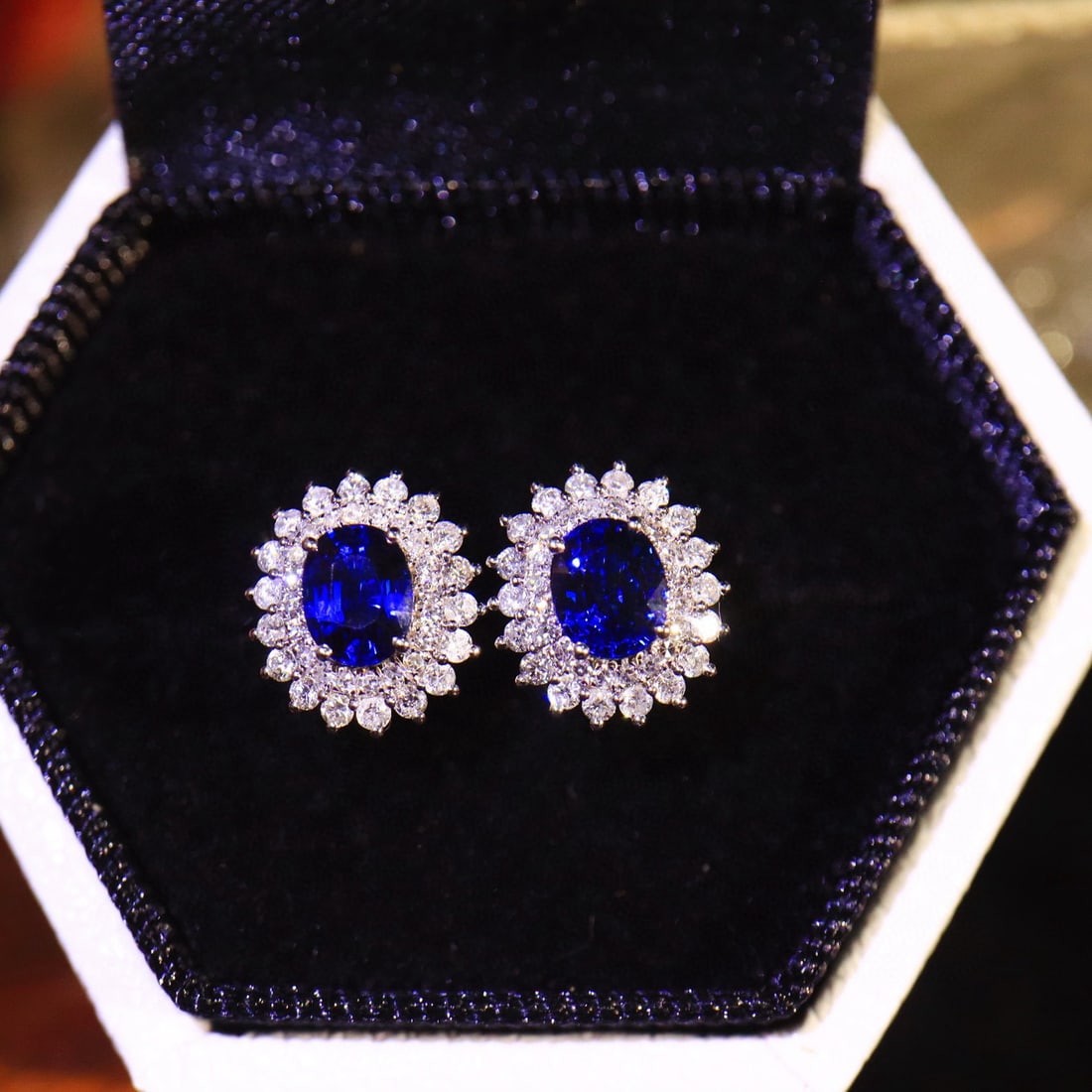 14k Gold 1.36 Ctw Natural Sapphire & Diamond Earrings: Ref:230992298 // gold content:14k gold // main gemstone:sapphire // shape:oval // carat weight:1ct // color:blue // treatment:natural // // adjacent gemstone 2 : diamond // shape:round // carat