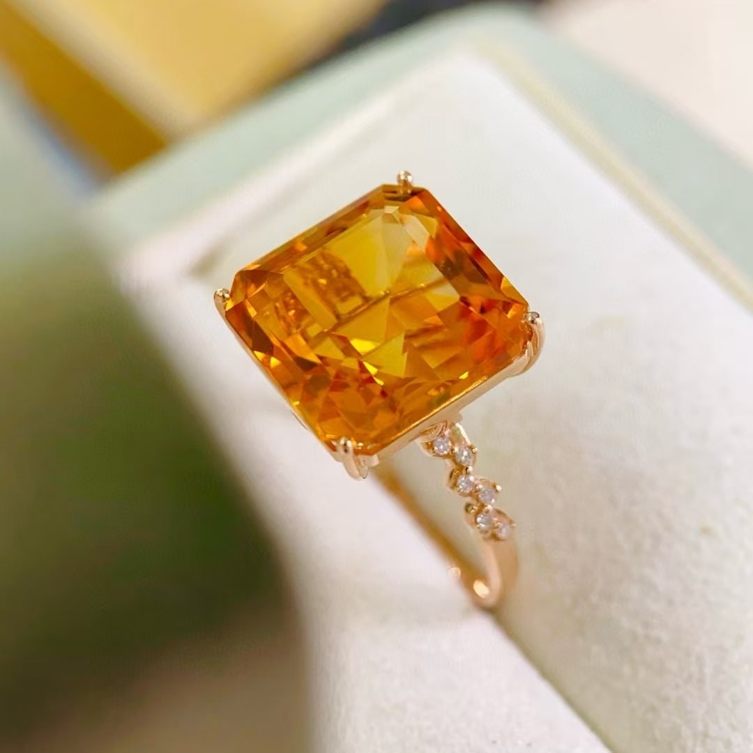 14k Gold 10.51 Ctw Natural Citrine & Diamond Ring: Ref:230992306 // gold content:14k gold // ring size:7. 25us // // main gemstone:citrine // shape:octagonal // carat weight:10. 45ct // color:yellow // treatment:natural // // adjacent gemstone 2 :