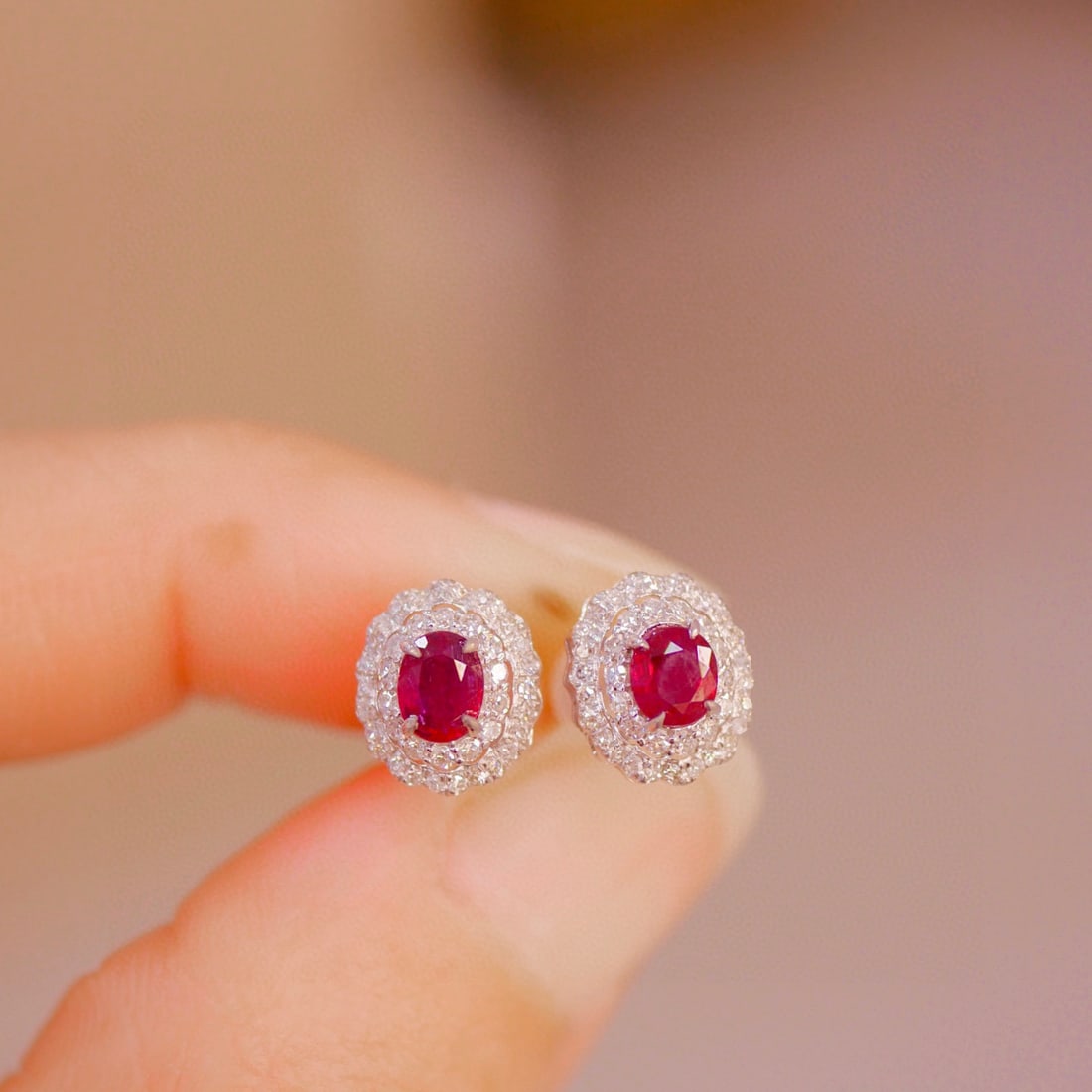 14k Gold 0.90 Ctw Natural Ruby & Diamond Earrings: Ref:230992309 // gold content:14k gold // main gemstone:ruby // shape:oval // carat weight:0. 60ct // color:red // treatment:natural // // adjacent gemstone 2 : diamond // shape:round // carat