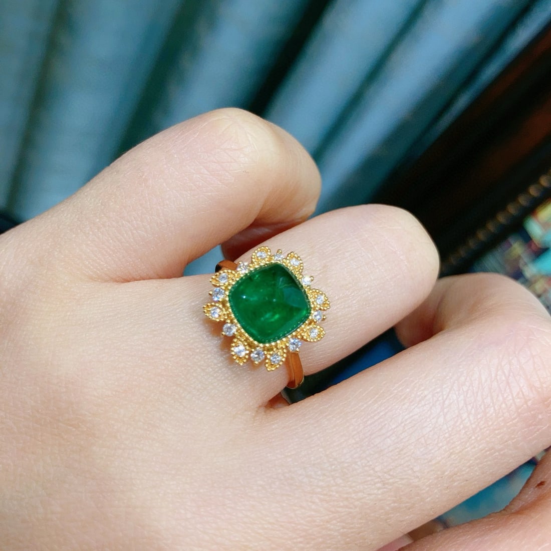 14k Gold 2.88 Ctw Vivid Green Natural Emerald & Diamond Ring - 4