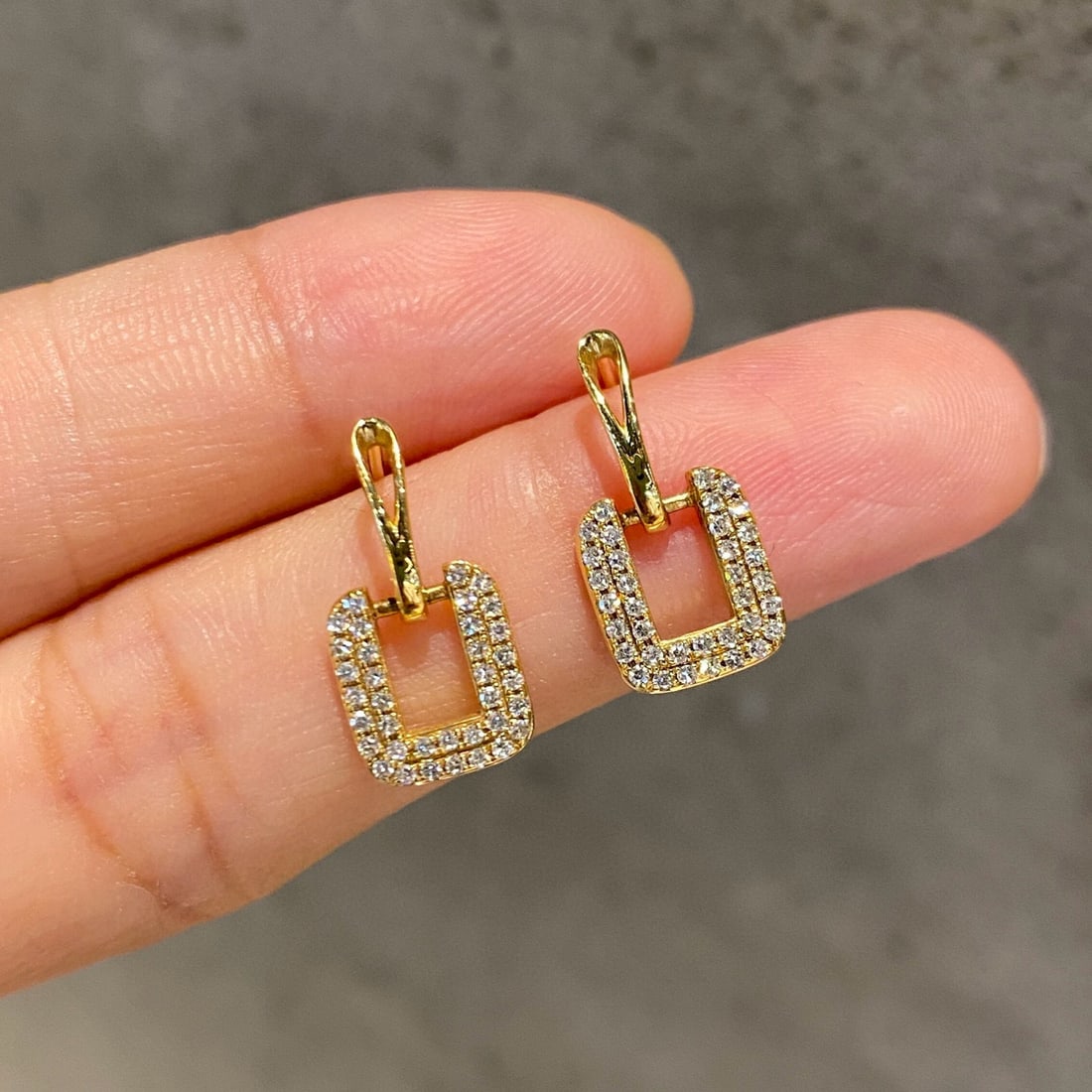 14k Gold 0.22 Ct Natural H Diamond Earrings: Ref:230992329 // gold content:14k gold // main gemstone:diamond // shape:round // carat weight:0. 22ct // clarity grade:vs-si // color:h // treatment:natural // cut grade:g // Condition: New Low